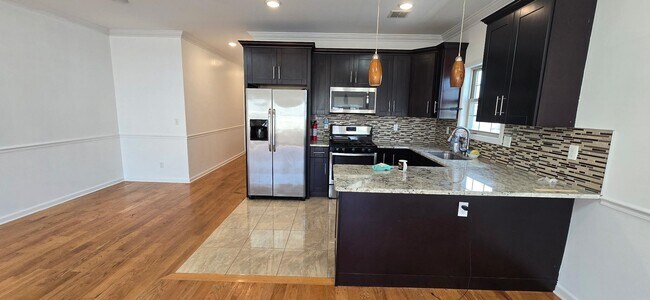 Building Photo - 47 Terhune Ave Unit 2 Rental