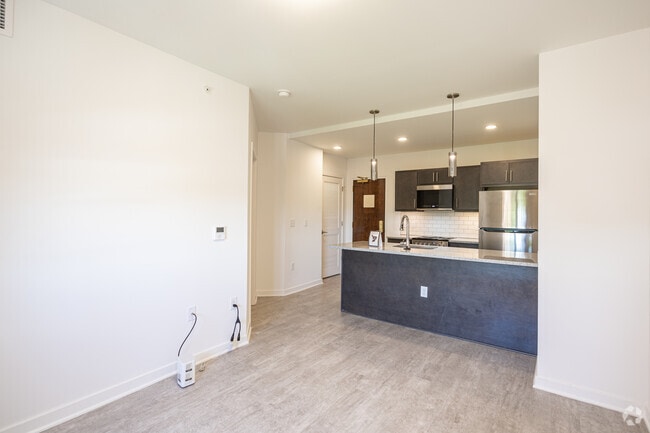 The Aurora Lights- 1BR, 1BA