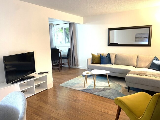 Photo - 7945-7945-82 82 Ave NW Unit 102.F