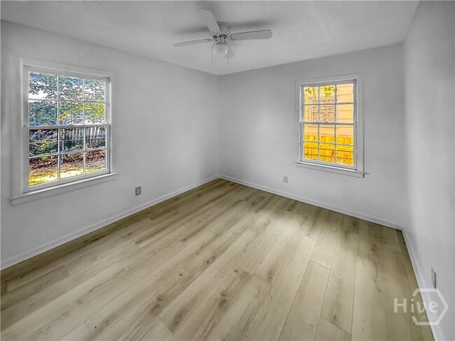 Photo - 1518 Heron St