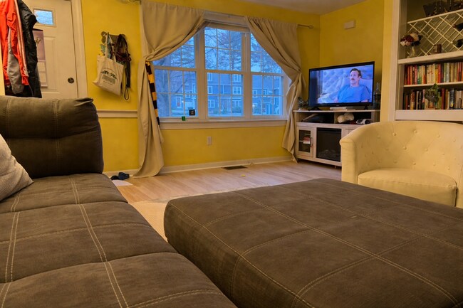 Photo - 48 Hobart Ln Unit E7