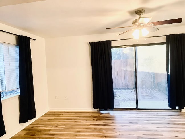 Photo - 527 Tibet Ave