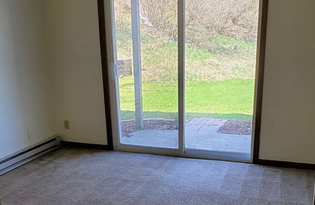 Photo - 325 W Hazel St Unit #325