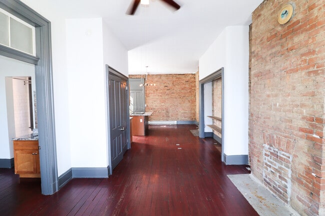 1531 Elm St