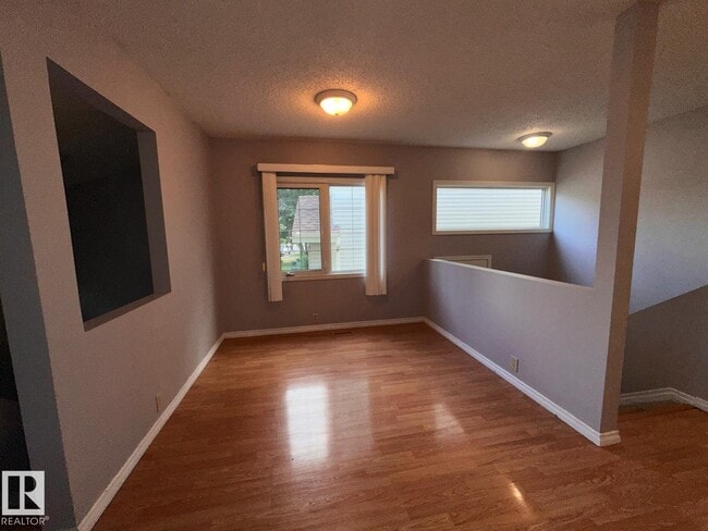 Photo - 2114-2152 52 St NW