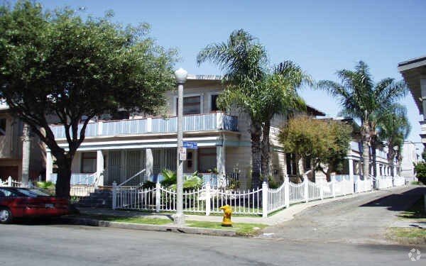 Elm Avenue