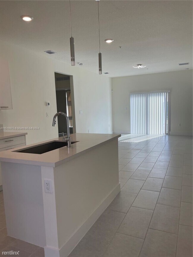 Photo - 3 br, 2 bath House - 8167 NW 41st St # E-409