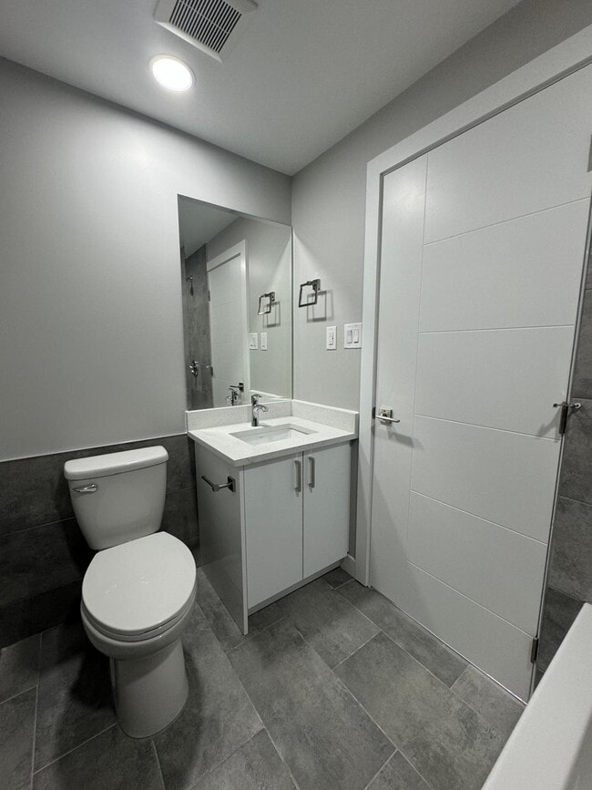 Photo - 9938-88 88 Ave NW Unit 5