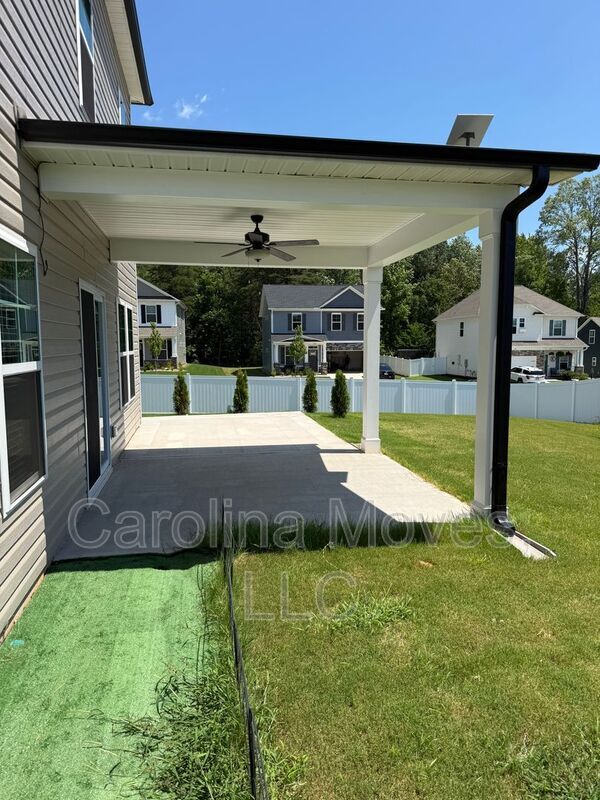 Photo - 903 Gibbons St