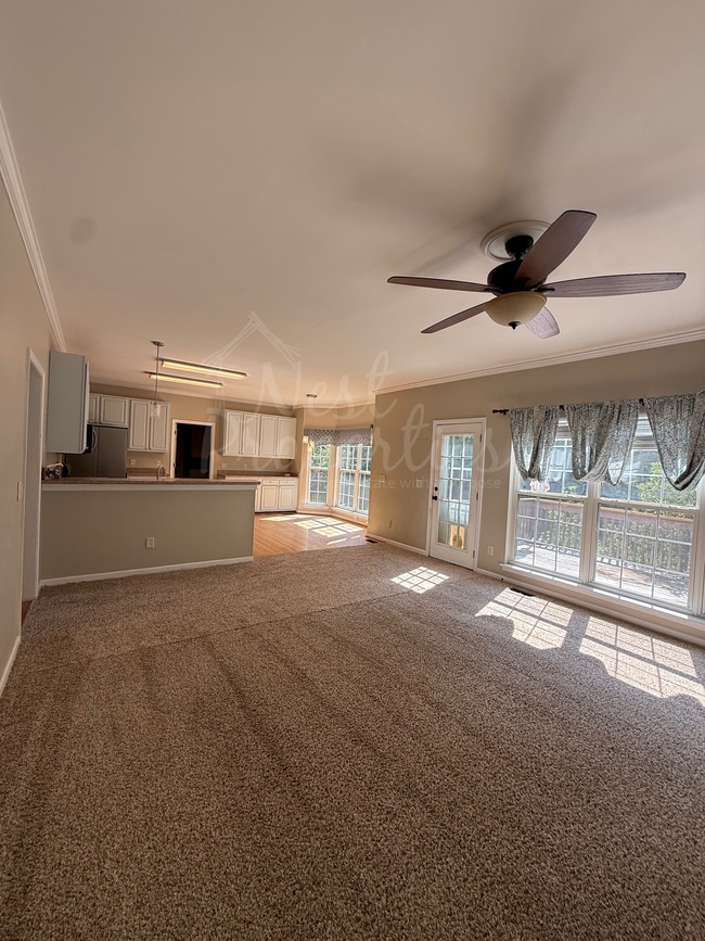 Photo - 208 Saints Creek Ln