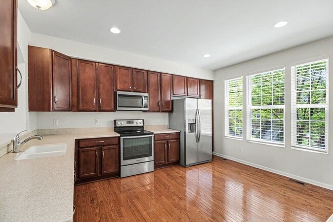 Photo - 27902 Hopkins Dr