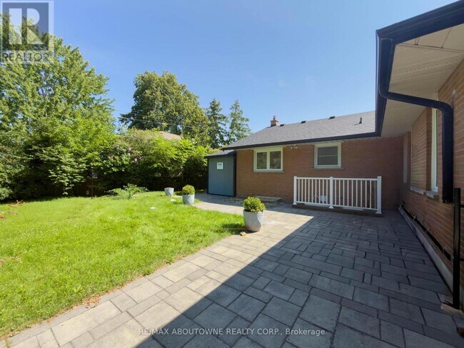 Photo - 2130 Greenhurst Ave