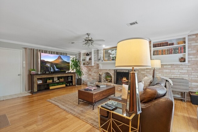 Photo - 2828 S Logrun Cir