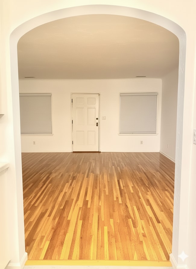 Photo - 1615 Phillips Ln