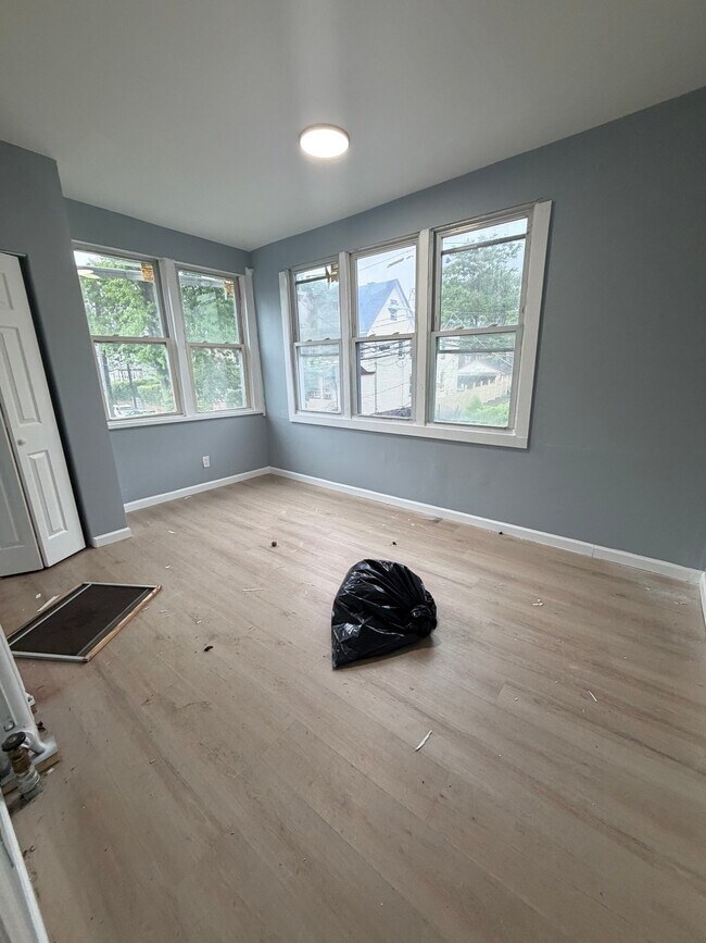 Photo - 100 Smith St Unit 2