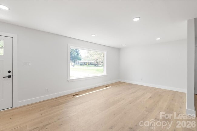 Photo - 1315 Vickie Ln