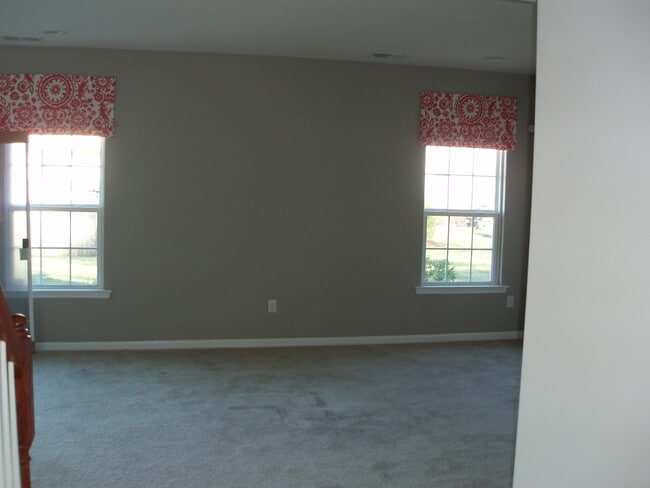 Photo - HAMPTON- BEAUTIFUL BRAND NEW MODEL HOME FOR RENT!!