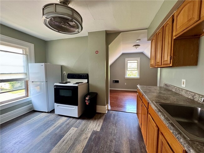 Photo - 39 Edmonds St