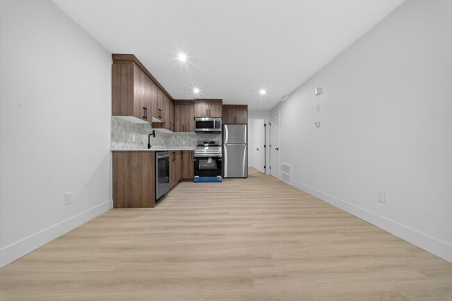 Photo - 8829 122 Ave NW Unit 9