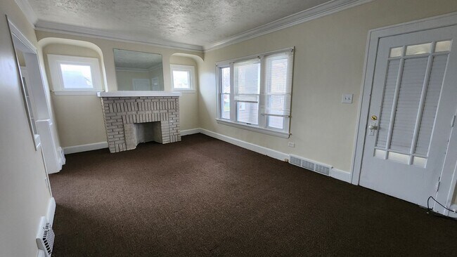 Photo - 4646 Blythin Rd Unidad Up