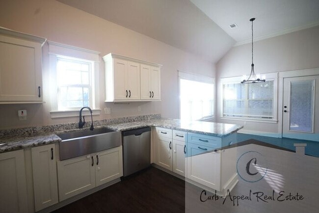 Photo - Beautiful 4 bed, 2 bath home - Bridger Par...