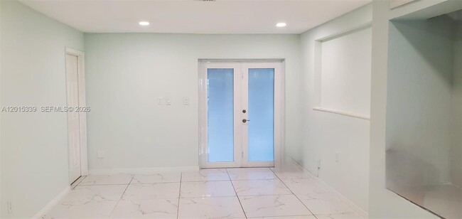 Photo - 1430 NE 175th St