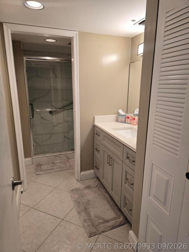 Photo - 1902 Bermuda Cir Unit E4