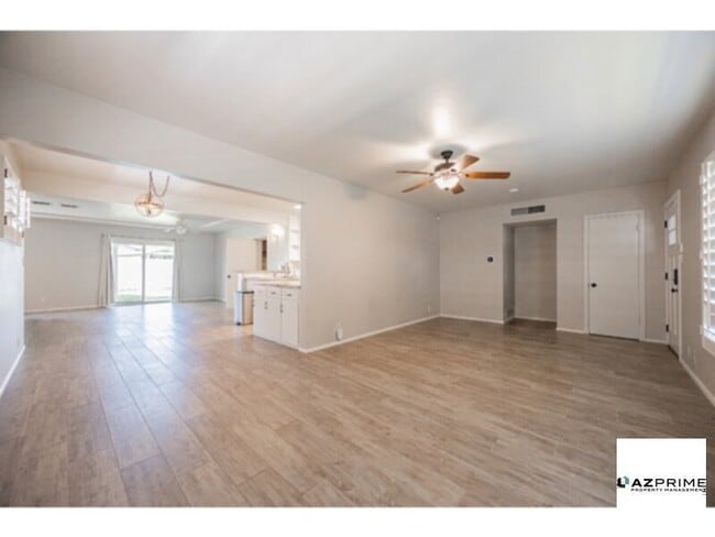 Photo - Experience Modern Living in this Exceptional 3/2 Phoenix House!