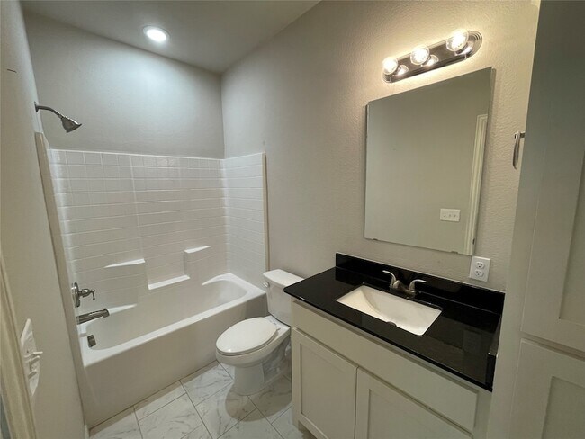 Photo - 2919 Peony Dr