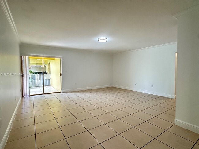 Building Photo - 2536 Van Buren St Unit 5A Rental