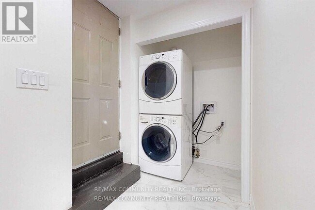 Photo - 16 Litner Crescent