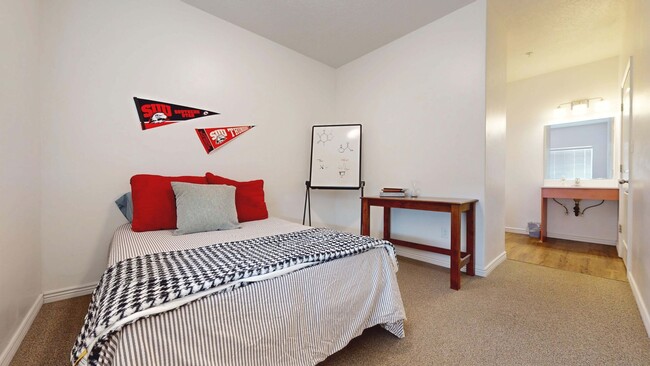 Photo - Cedar Pointe Student Housing