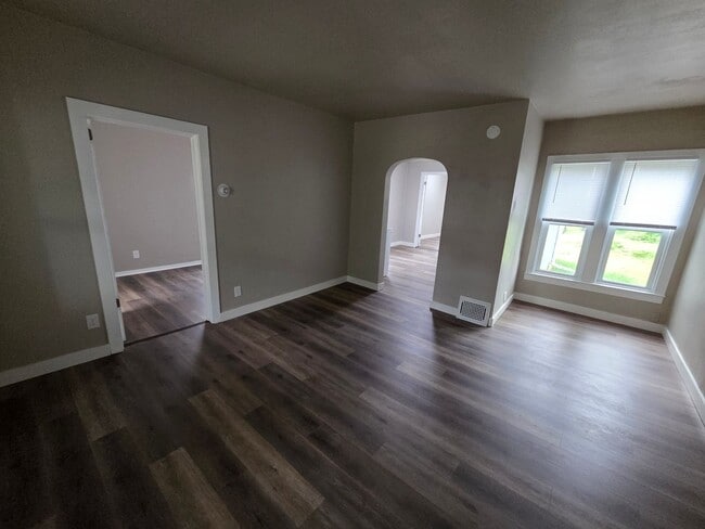 Photo - 220 4th St Unit 220 - East