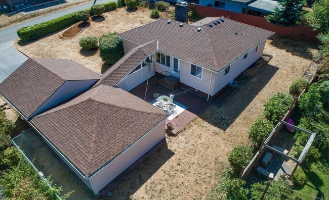 Photo - Beautiful 3 Bedroom Home in Lakewood!