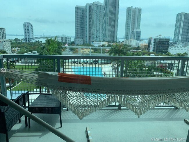 Photo - 3301 NE 1st Ave Unidad H1004