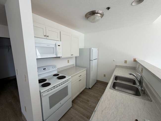 Photo - Brew Hill Apartments