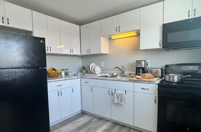 Building Photo - Garland Court Apartments