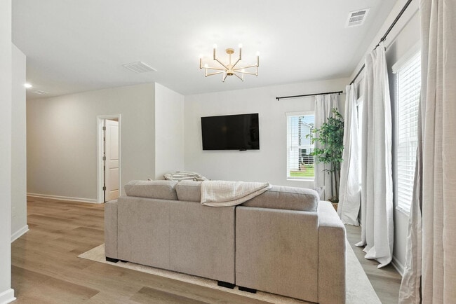 Building Photo - 611 W Vincent Dr Unit ID1302837P Rental