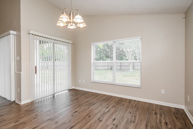 Photo - 2717 Andes Way