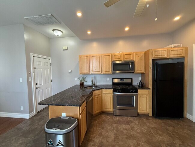 308 Columbia Ave Unidad 2R