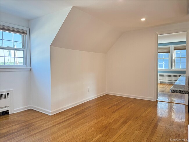 Photo - 270 Gainsborg Ave E Unit 2nd Floor