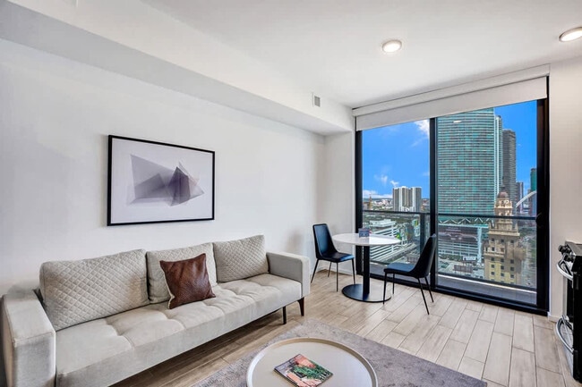 Photo - 398 NE 5th St Unidad SI ID1504079P