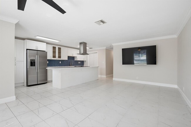 Building Photo - 819 SW 13 Street Fort Lauderdale, FL 33315