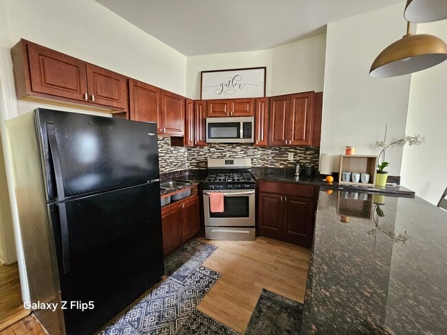 Photo - 2417 W Warren Blvd Unit 2