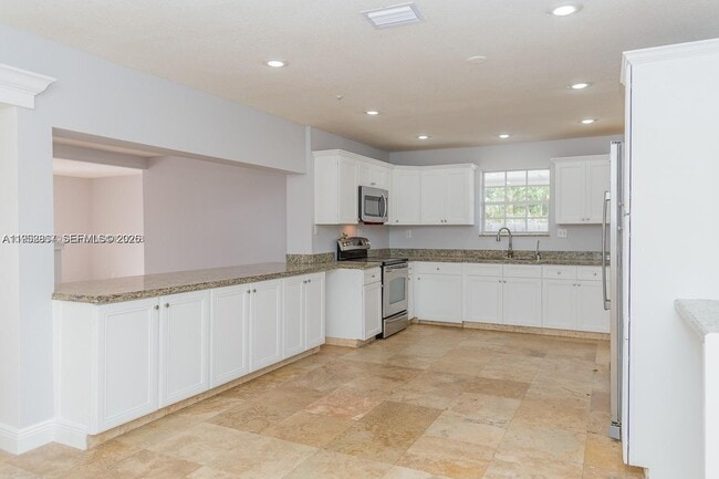 Photo - 5520 Hayes St