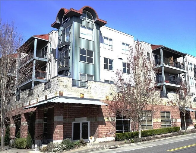 Building Photo - Perfect Location! Greenwood Condo! Unit 305