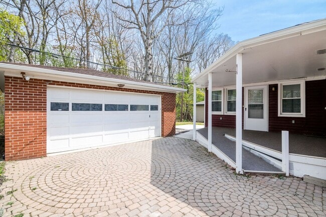 Photo - 1427 Woodland Dr