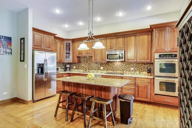 Kitchen - 1801 W Thomas St Unit 2