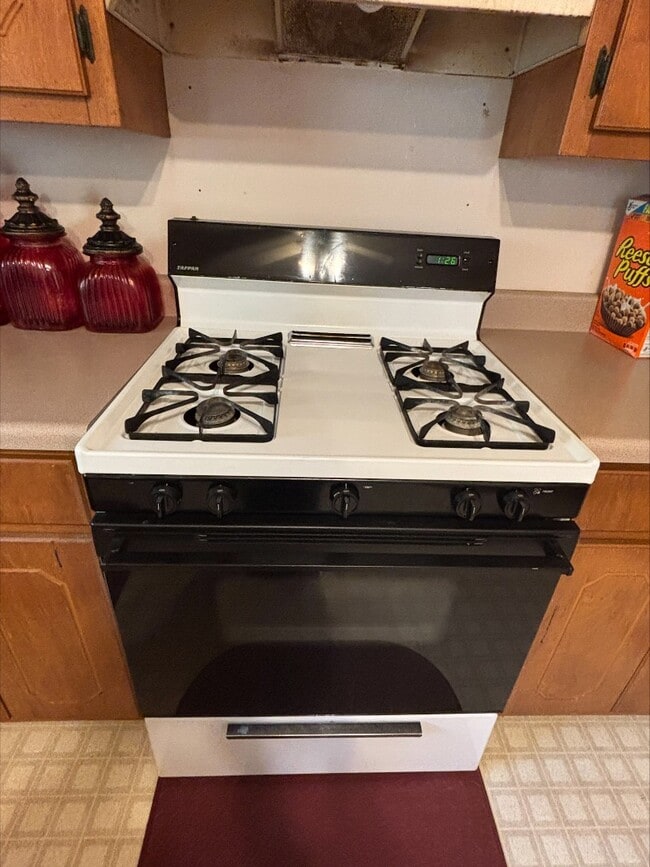 Photo - 131 Center St