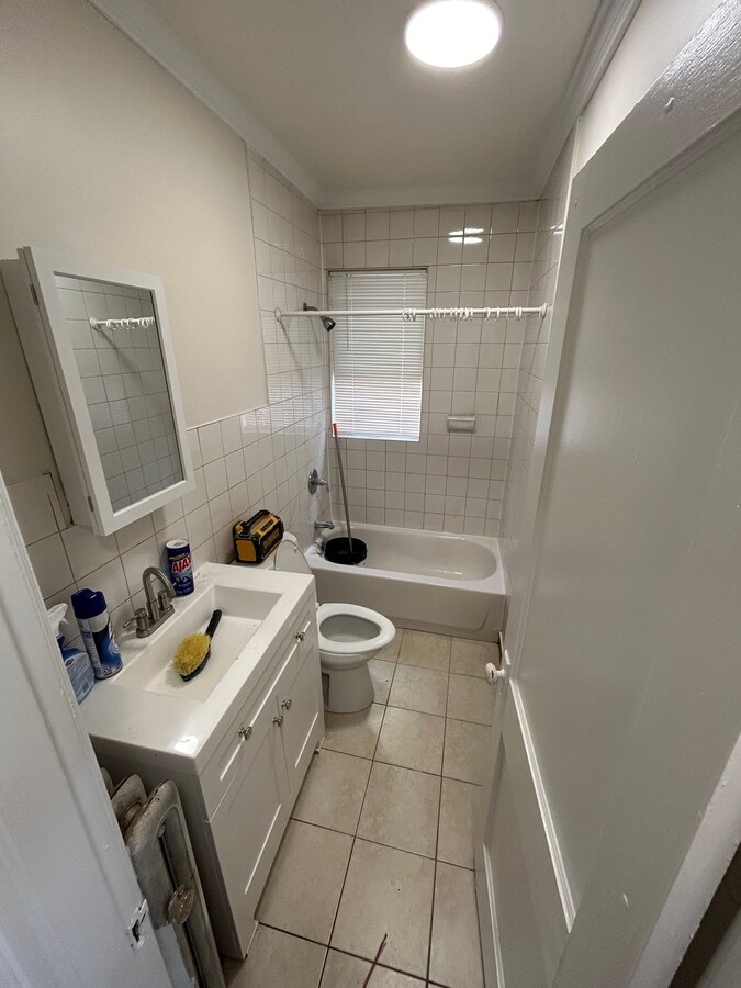 Photo - 1077 Main St Unidad C2